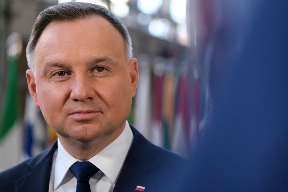 "Nasz naród przemówił potężnym głosem dumy i protestu, który stopniowo narastał w coraz liczniejszych, krwawo tłumionych manifestacjach patriotycznych, aż po płomień niepodległościowej insurekcji" - napisał prezydent Andrzej Duda w przesłaniu z okazji 160. rocznicy wybuchu powstania styczniowego. Jak dodał, "myśląc o epopei Powstania Styczniowego, nie sposób nie dostrzec wielu analogii z dramatycznymi wydarzeniami obecnego czasu". Podkreślił, że widać, iż "mimo upływu czasu natura agresywnego rosyjskiego imperializmu pozostaje niezmienna".