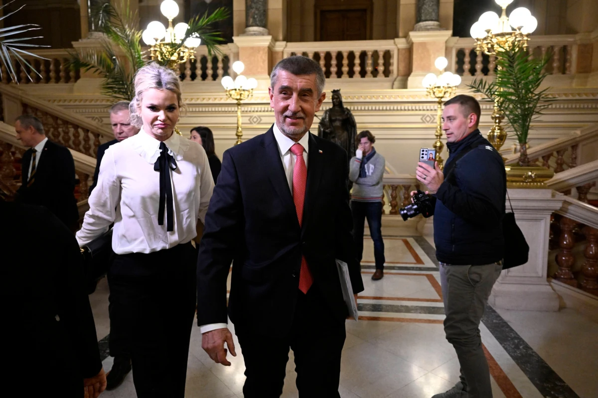 Kandydat na prezydenta Czech Andrej Babisz pytany w debacie, czy w przypadku ataku na Polskę, lub państwa bałtyckie, wysłałby na pomoc czeskich żołnierzy, stwierdził, że z pewnością nie. Jego konkurent emerytowany generał Petr Pavel przypomniał o zobowiązaniu do kolektywnej obrony państw NATO.