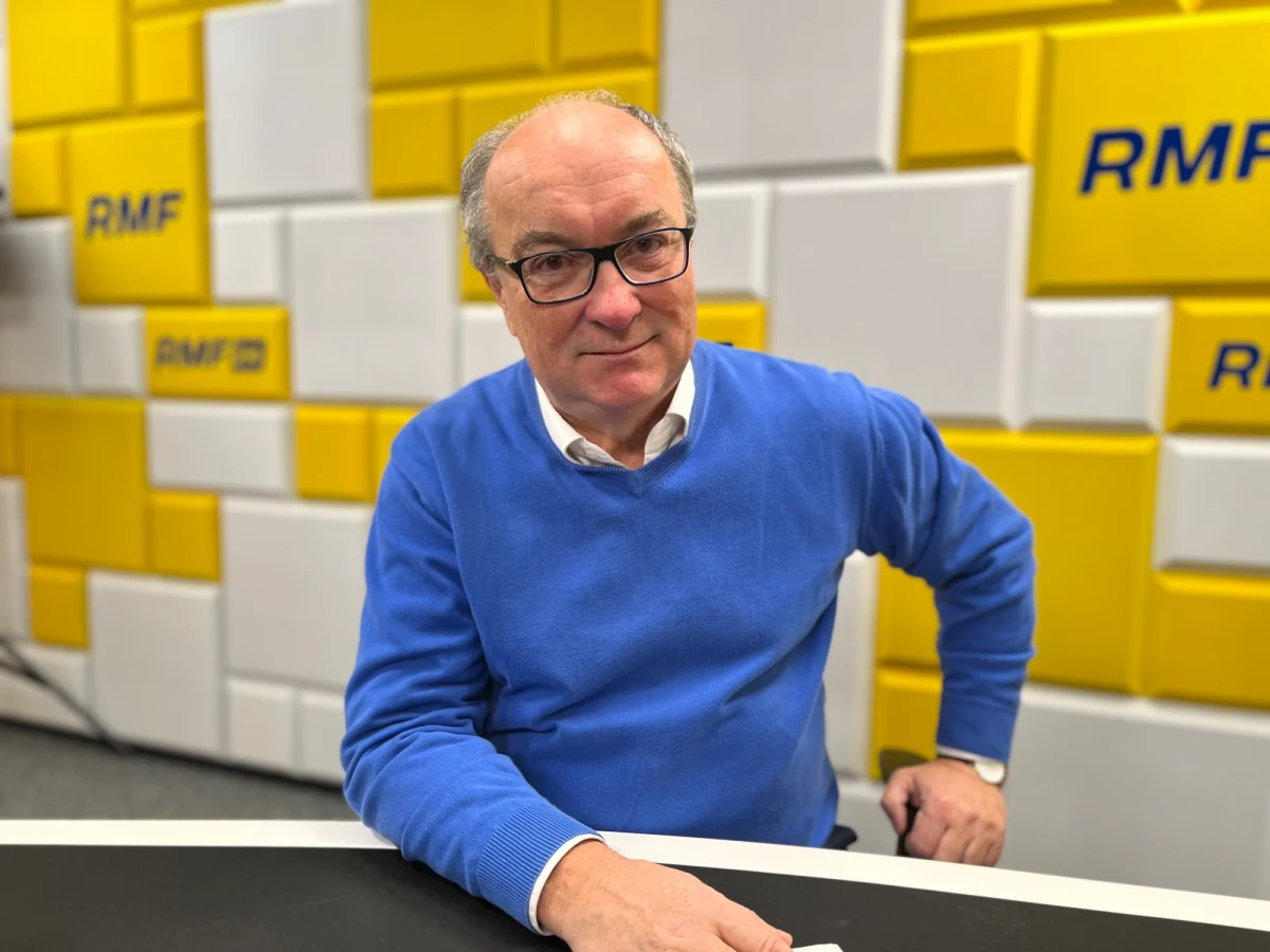 "Znamy stanowisko pana (Szymona – przyp. red.) Hołowni - nie jest za jedną listą, pan (Władysław) Kosniak-Kamysz nie jest za jedną listą, pan Donald Tusk mówi: nie będzie jednej listy – idę sam. Lewica w tej chwili konsoliduje środowiska lewicowe i jest otwarta na każde rozwiązanie" – mówił w Porannej rozmowie w RMF FM Włodzimierz Czarzasty, jeden z liderów lewicy, pytany o wspólną listę opozycji.