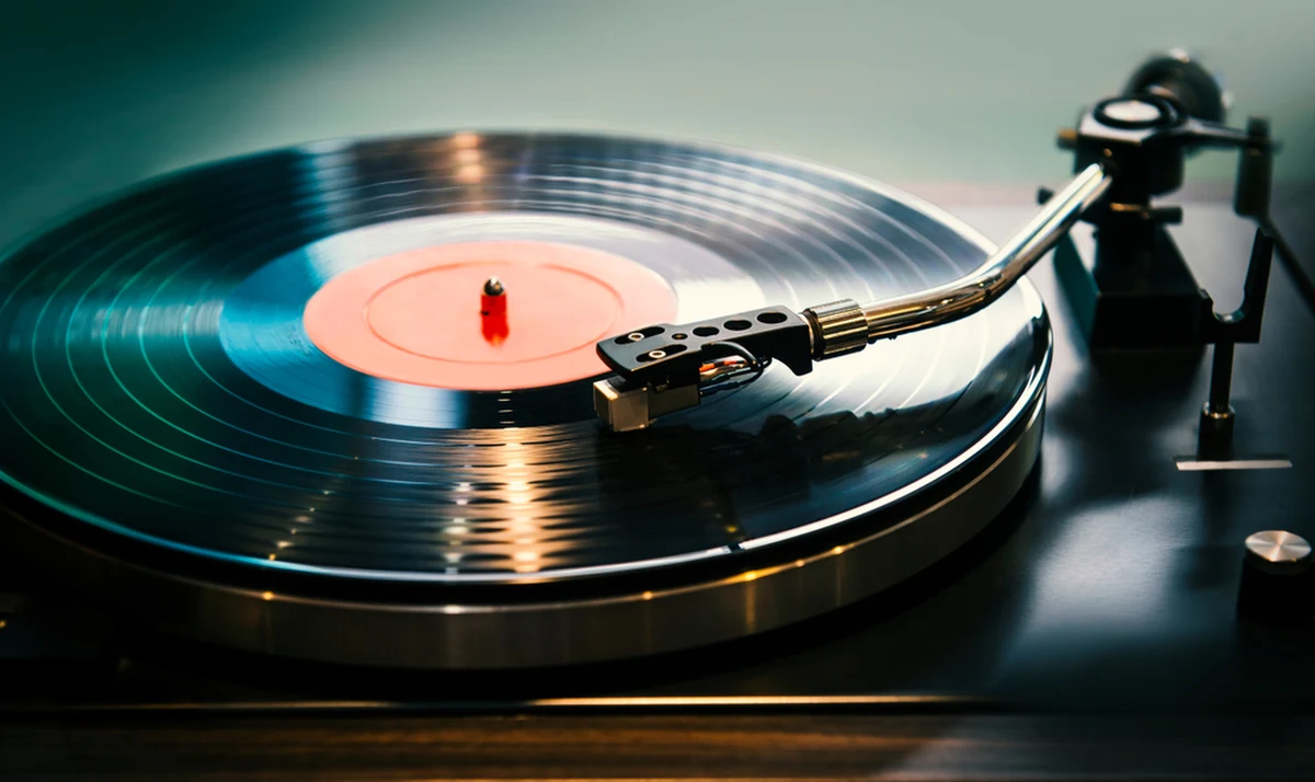 ​Awantura o tęczę z grupą Pink Floyd w tle. W tym roku mija pół wieku od wydania słynnej płyty Ciemna Strona Księżyca. Muzycy opublikowali z tej okazji nowe logo, na którym widnieje tęcza. I uruchomiły się stereotypy oraz uprzedzania.