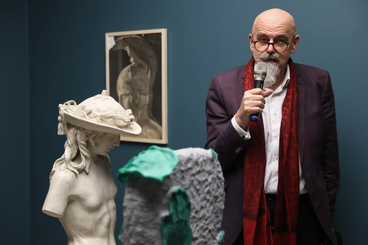 "Jan Matejko był drobniutki. Wstrząsające jest pomyśleć, jak on malował tak potężne i wielkie obrazy. Jestem pewny, że gdyby Matejko urodził się później, byłby jednym z największych reżyserów batalistycznych naszych czasów" - mówił w Radiu RMF24 Andrzej Bednarczyk, malarz, grafik, rzeźbiarz oraz rektor Krakowskiej Akademii Sztuk Pięknych im. Jana Matejki.