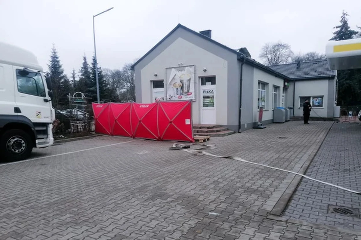 ​Prokuratura wszczęła dziś śledztwo dotyczące piątkowego wybuchu na stacji benzynowej w Zgorzelcu na Dolnym Śląsku. Zginęła w nim jedna osoba, a dwie zostały ranne.
