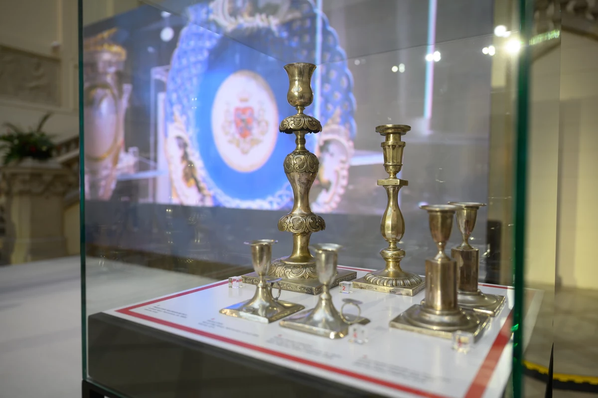 Zbiór sreber z przedwojennego Funduszu Obrony Narodowej (FON) został przekazany do Muzeum Narodowego w Poznaniu. Kolekcja ta, wcześniej przechowywana w sejfie, będzie niebawem zaprezentowana publiczności. 