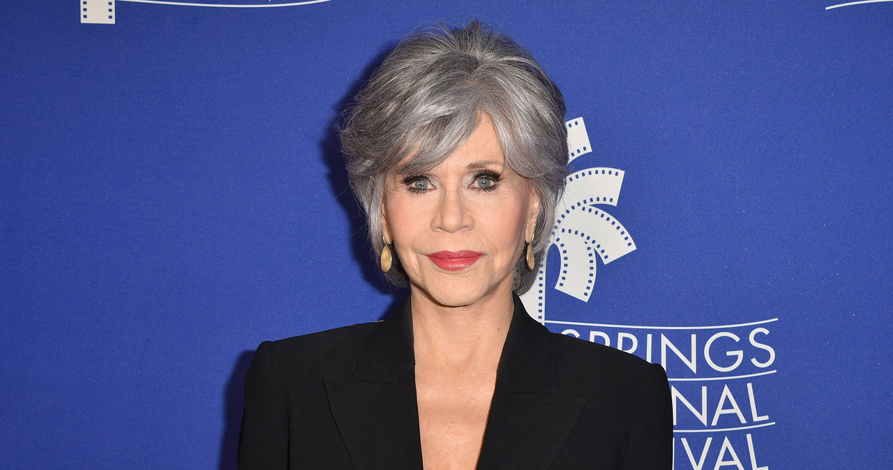 Jane Fonda występuje wraz z Lily Tomlin, Ritą Moreno i Sally Field w nowej komedii, w której czwórka przyjaciółek wygrywa bilety na Super Bowl. "80 for Brady" zadebiutuje na amerykańskich ekranach kin 3 lutego, a 85-letnia aktorka opowiedziała o pierwszym spotkaniu Toma Brady'ego.