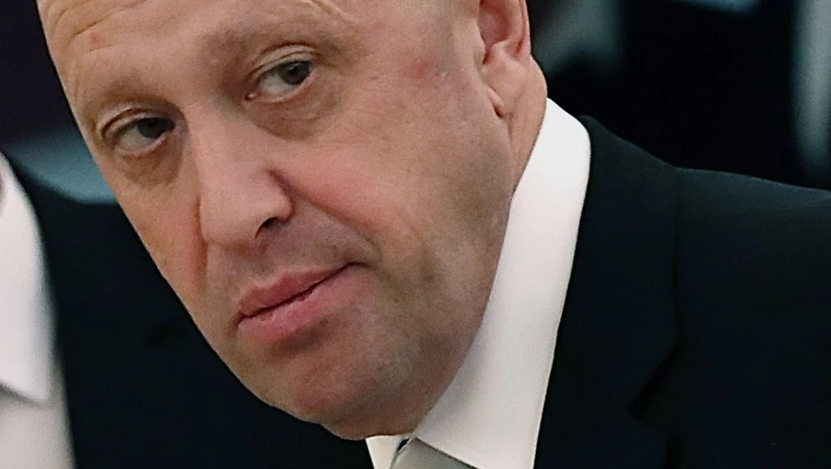 ​Biznesmen i założyciel grupy Wagnera Jewgienij Prigożyn stwierdził, że Rosja powinna wprowadzić kary za "upiększanie armii". W ten sposób skomentował słowa członka komitetu obrony Dumy Państwowej generała porucznika Wiktora Soboliewa, że golenie brody dla żołnierzy jest "elementarnym wymogiem dyscypliny wojskowej".