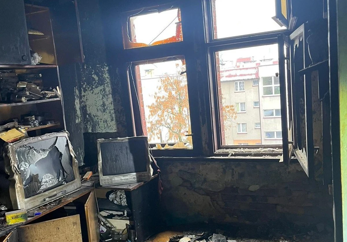 66-letni mężczyzna zginął w pożarze mieszkania w jednej z kamienic w Chorzowie (woj. śląskie). Z budynku ewakuowało się sześć osób.