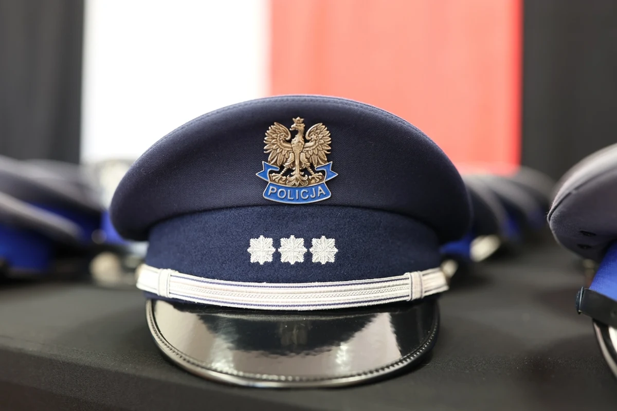 37-latek został ranny w wyniku potrącenia przez samochód kierowany przez zastępcę komendanta policji w Radomiu. Śledztwo w sprawie wypadku prowadzi prokuratura Rejonowa Radom Zachód.