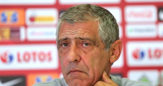 Były trener reprezentacji piłkarskiej Jacek Gmoch przyznał, że odczuwa smutek z powodu pominięcia Polaka przy obsadzaniu funkcji selekcjonera reprezentacji kraju. ​"Fernando Santos jest stanowczym człowiekiem kompromisu" - powiedział Gmoch o portugalskim trenerze, który jutro ma zostać oficjalnie ogłoszony selekcjonerem reprezentacji Polski w piłce nożnej.