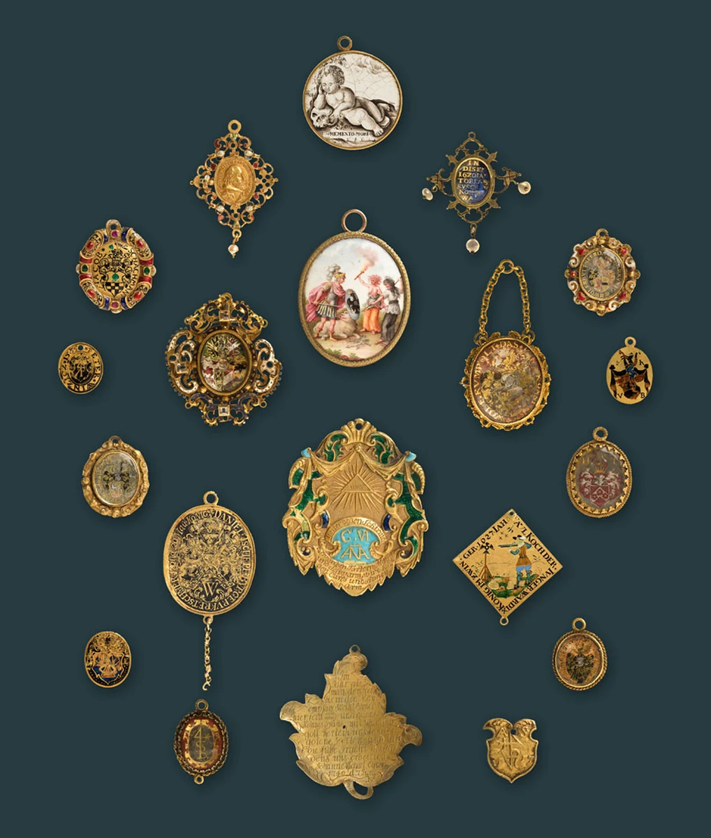 Zabytki z kolekcji należącej do dawnych wrocławskich bractw strzeleckich można od dziś oglądać na wystawie w Muzeum Narodowym we Wrocławiu. To m.in. dary cesarskie, klejnoty upamiętniające „królów” strzelców i monety wybijane z okazji zawodów strzeleckich.
