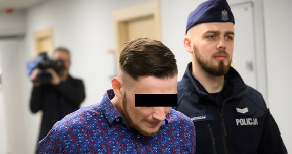Przed Sądem Okręgowym w Poznaniu rozpoczął się proces w sprawie brutalnego zabójstwa Dariusza B. w Suchym Lesie. Na ławie oskarżonych zasiało dwóch mężczyzn, którym grozi  dożywocie.