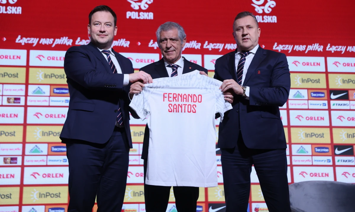 Prezes Polskiego Związku Piłki Nożnej Cezary Kulesza zaprezentował na PGE Narodowym w Warszawie nowego selekcjonera piłkarskiej reprezentacji Polski. Został nim 68-letni Portugalczyk Fernando Santos, który powiedział, że "zaszczytem jest kontynuować karierę trenera w naszym kraju". "Od dziś jestem Polakiem" - podkreślił. 