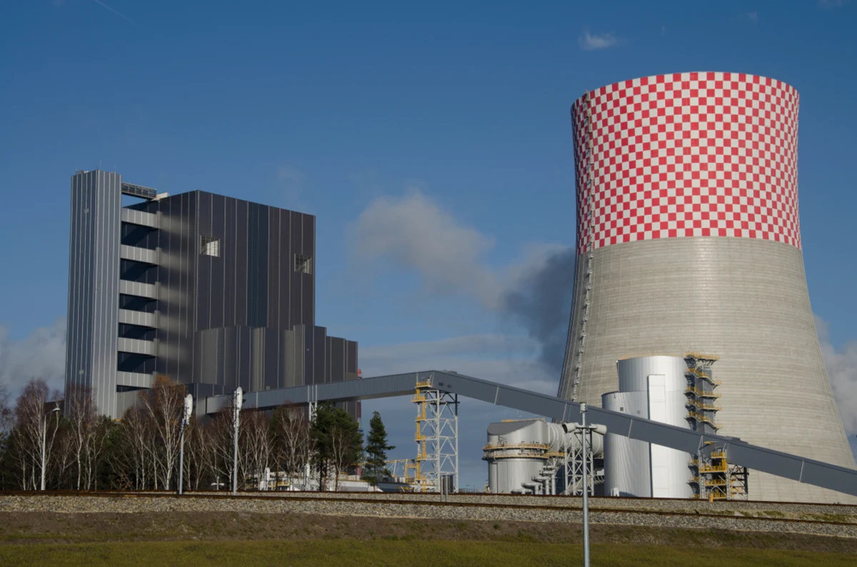 Awaria tzw. układu młynowego (doprowadzającego paliwo do palników kotła) była powodem tymczasowego wyłączenia bloku w Elektrowni Jaworzno. Za układ odpowiada Rafako - poinformował Tauron Wytwarzanie. Spółka dodała, że "blok ponowie zostanie zsynchronizowany z krajową siecią elektroenergetyczną najpóźniej jutro".