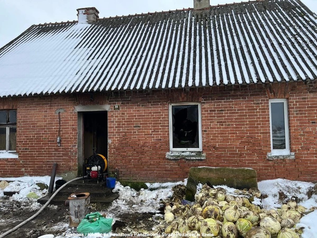 70-letni mężczyzna zginął w pożarze domu w w miejscowości Butowo w powiecie iławskim (woj. warmińsko-mazurskie). "Pomimo długotrwałej resuscytacji krążeniowo-oddechowej" - informuje Komenda Powiatowa Państwowej Straży Pożarnej w Iławie.