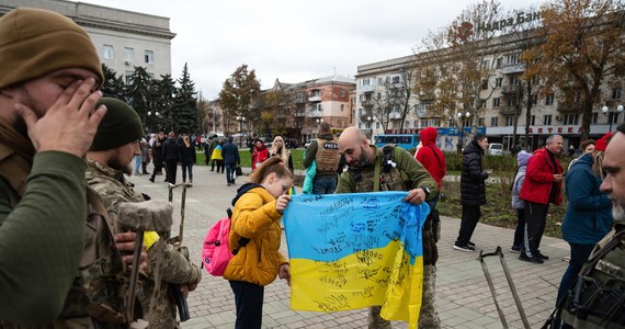 Informatorzy, zdrajcy i kolaboranci od początku inwazji w lutym 2022 r. wspierali Rosję w walce z Ukrainą - pisze magazyn "Foreign Policy". Autorka materiału Stephanie Glinski cytuje swoich ukraińskich rozmówców mówiących, że "cały system jest zgniły", a "rosyjscy agenci zinfiltrowali policję, sądy a nawet rząd".