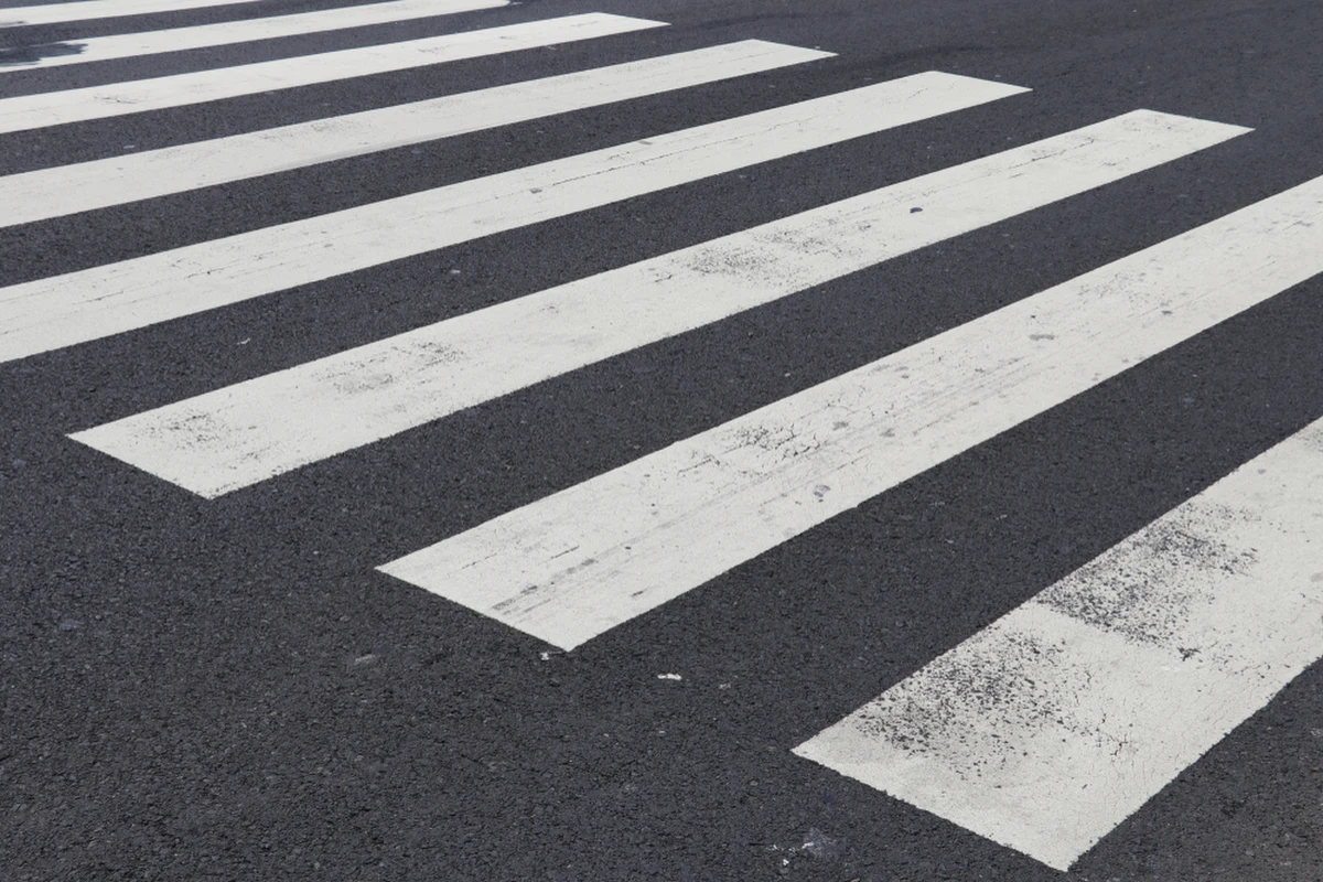 12-letnia dziewczynka została we wtorek wieczorem śmiertelnie potrącona przez samochód na ul. św. Wojciecha w Jaworznie (Śląskie). Według wstępnych ustaleń,  dziecko wbiegło na przejście dla pieszych, mimo czerwonego światła.