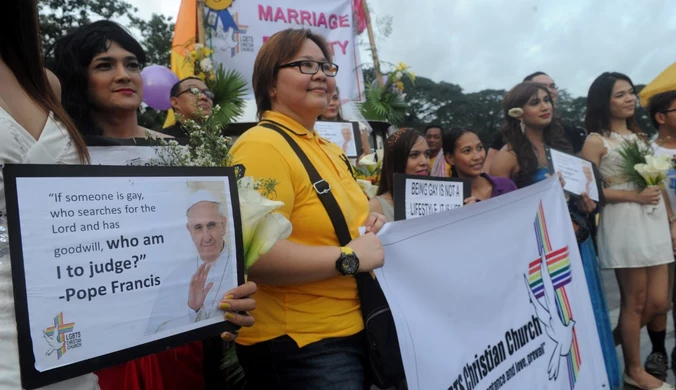 Papież: Homoseksualizm nie jest przestępstwem. Dyskryminacja jest grzechem
