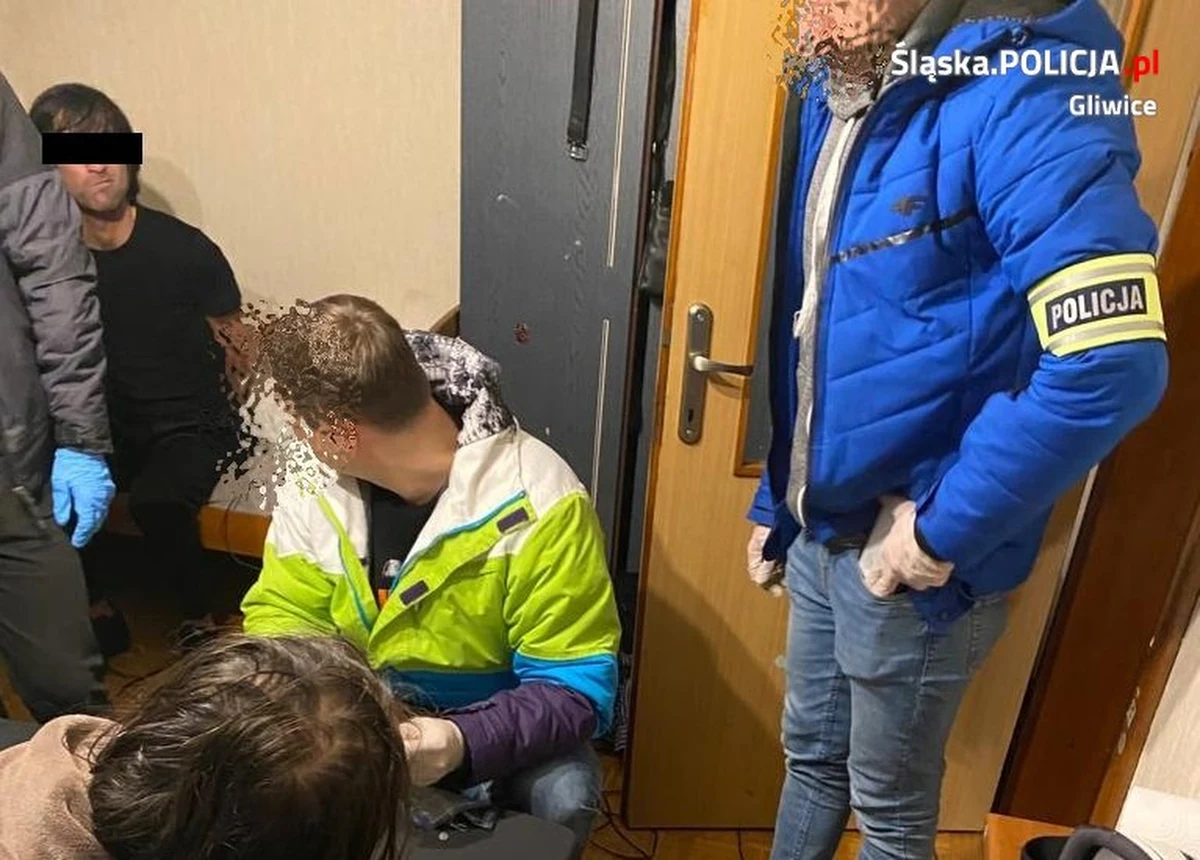 Gliwiccy policjanci rozpracowali grupę Gruzinów, którzy wyspecjalizowali się w kradzieżach wartościowych przedmiotów z otwartych samochodów. Działali oni nie tylko na Śląsku. Jeden z zatrzymanych miał zakaz przebywania w Strefie Schengen.