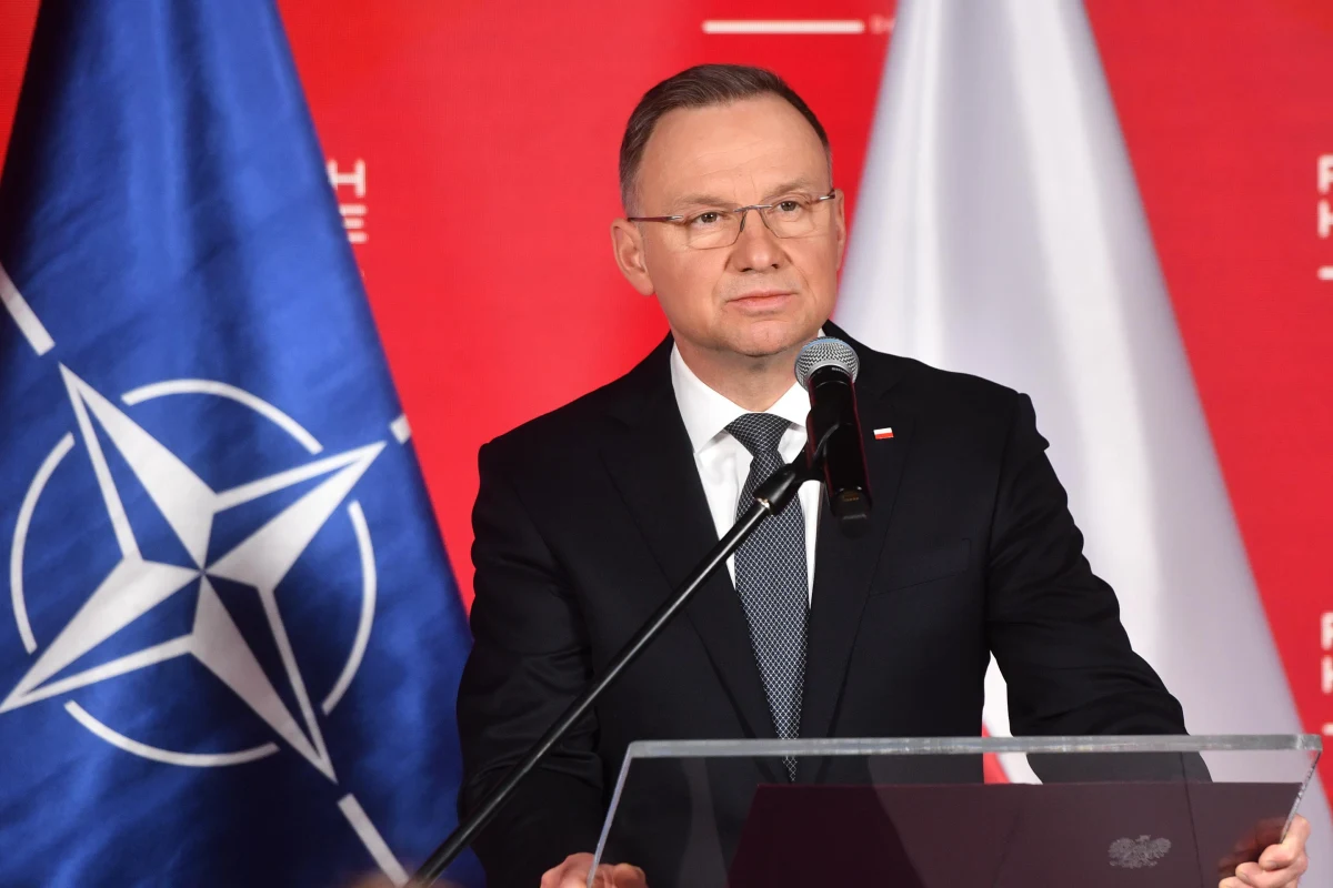 Rosyjska wojna napastnicza na Ukrainie zwiększyła pewność siebie i prestiż Polski w polityce zagranicznej; przez dwa tygodnie to Polska wywierała szczególną presję na Niemcy w związku z dostawą czołgów Leopard na Ukrainę - napisał w środę portal telewizji ZDF.