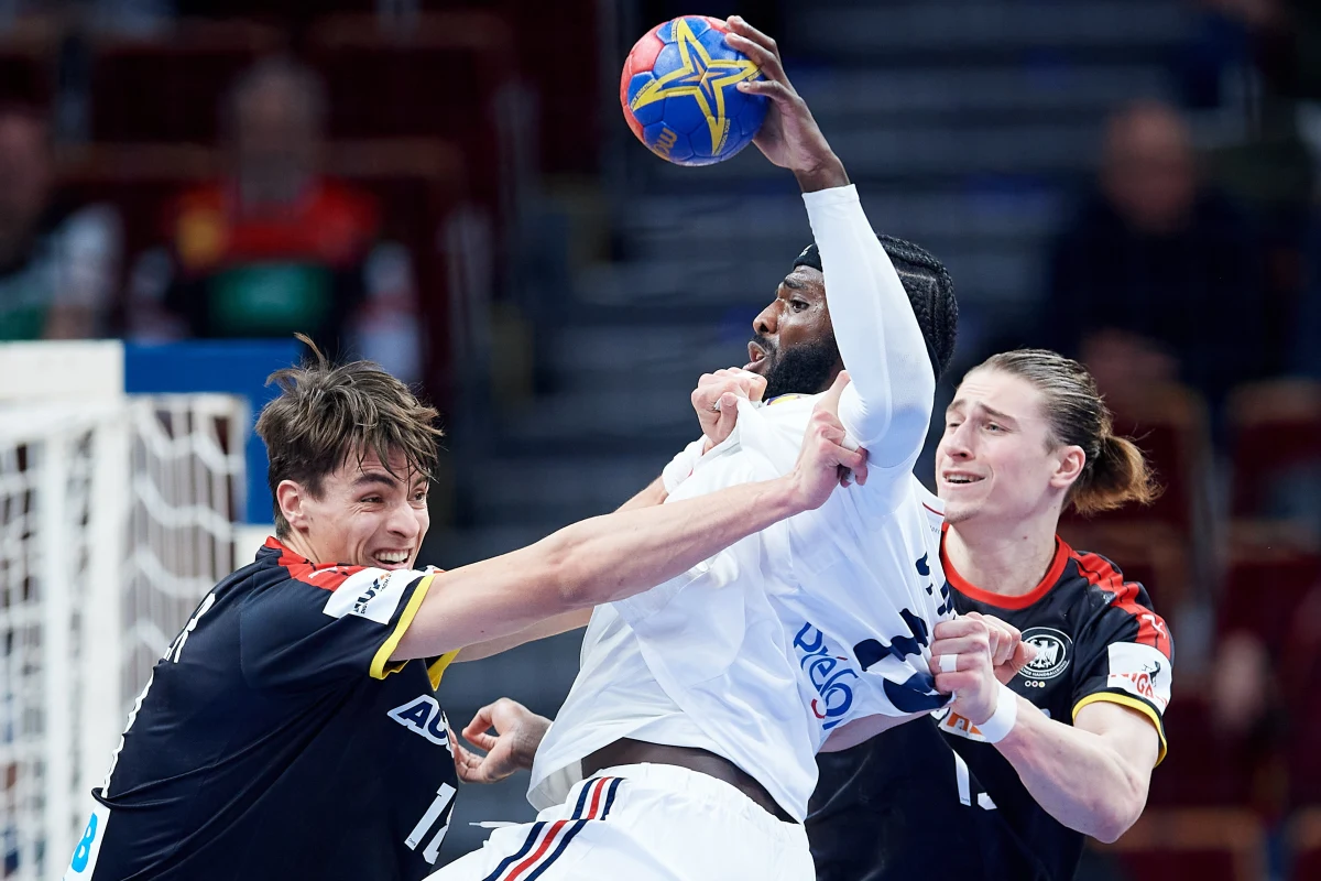 Mistrzostwa świata w piłce ręcznej wkroczyły w decydująca fazę. W rozgrywkach pozostały cztery drużyny, które teraz mają przed sobą bezpośrednią walkę o medale imprezy.