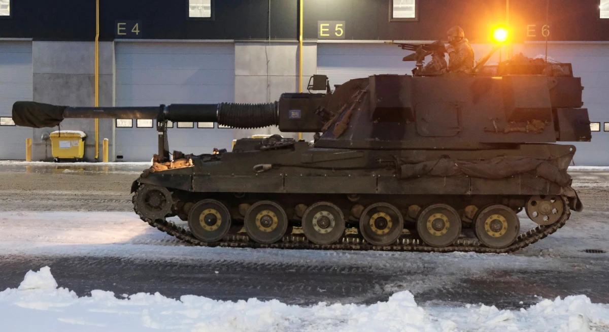 Wielka Brytania rozpocznie w przyszłym tygodniu szkolenie ukraińskich żołnierzy w zakresie obsługi i naprawy wysyłanych do tego kraju czołgów Challenger-2, zaś celem jest, by same czołgi dotarły przed końcem marca - ogłosił wiceminister obrony Alex Chalk. 