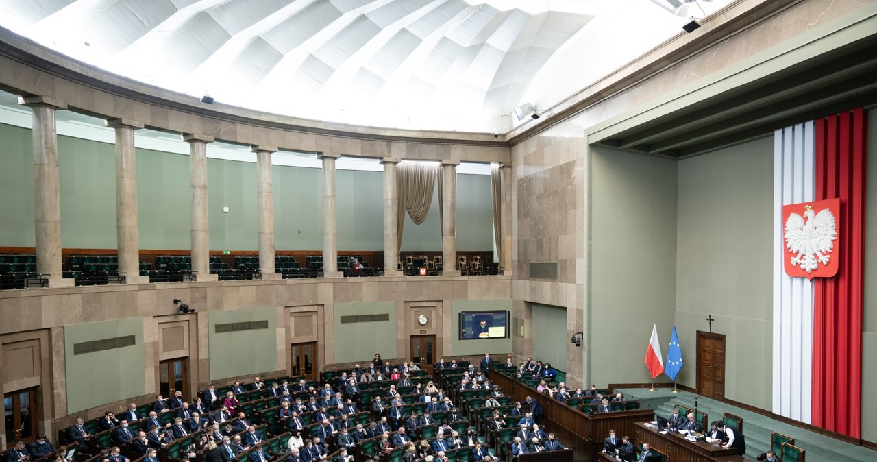 piątkowym, posiedzeniu, Sejmu, posłowie, zagłosowali, udzieleniem, absolutorium, rządu, 2023, Głosowanie, odbyło, mającej, miejs Absolutorium dla rządu za 2023 r. Sejm podjął decyzję