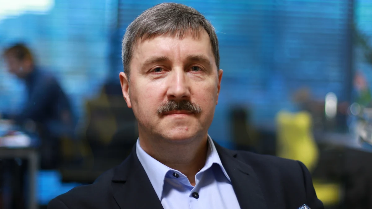 W Popołudniowej rozmowie w RMF FM gen. rez. Janusz Bronowicz wypowiedział się jednoznacznie o wysłaniu na Ukrainę zachodnich samolotów. "Jest to niezbędne, to jest warunek konieczny" - stwierdził były Inspektor Wojsk Lądowych polskiej armii. "Lotnictwo i artyleria rakietowe zabezpieczy (przyszłe ukraińskie uderzenie - przyp. red), żeby czołgi mogły dokończyć robotę" - stwierdził gen. Bronowicz.