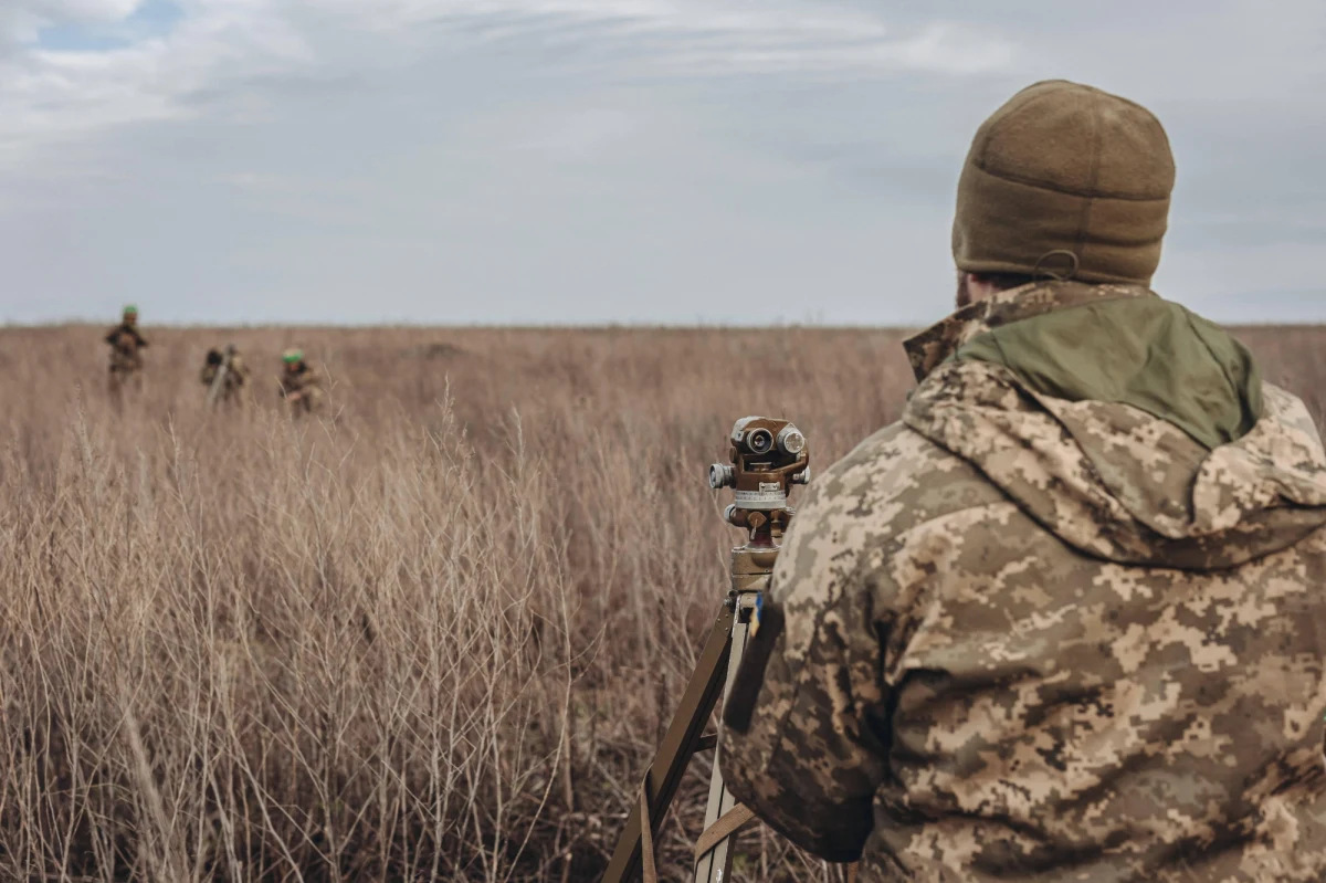 Iwan Fedorow, lojalny wobec Kijowa mer okupowanego przez rosyjskie wojska Melitopola, poinformował w czwartek, że w miejscowości Kyryliwka nad Morzem Azowskim byli widziani białoruscy żołnierze - oznajmił portal RBK-Ukraina. Sprawdzamy te doniesienia - zapewnił pułkownik Jewhen Jerin, rzecznik ukraińskich wojsk w obwodzie zaporoskim.