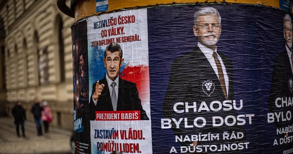 Dziś i jutro Czesi w wyborach bezpośrednich wskażą następcę Milosza Zeman, który w marcu skończy drugą pięcioletnią kadencję. W drugiej turze prezydenckiej zmierzą się: były wojskowy Petr Pavel, który jest faworytem głosowania i były premier Andrej Babisz. Nieoficjalne wyniki powinny być znane w sobotę wieczorem.