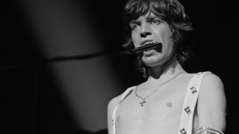 Frontman zespołu The Rolling Stones wyraził nadzieję, że część z 2500 sygnowanych jego nazwiskiem instrumentów "trafi do rąk młodych harmonijkarzy, którzy okażą się przyszłymi legendami".