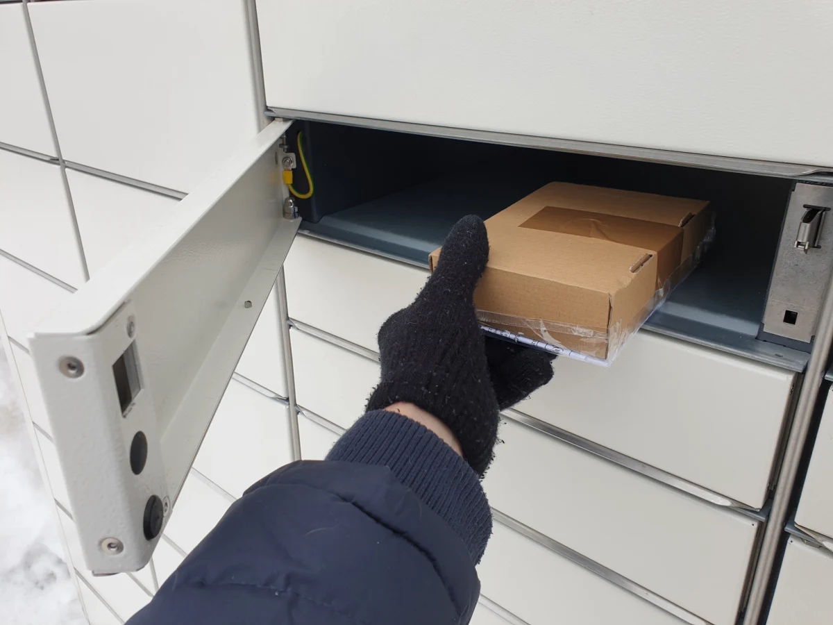 Kilkadziesiąt paczkomatów może wkrótce zniknąć z centrum Poznania. Decyzję podjął miejski konserwator zabytków. Powodem jest nielegalny montaż automatów do paczek w strefie ochrony konserwatorskiej.