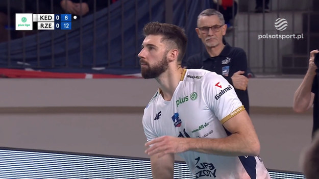 Fragmenty meczu 22. kolejki PlusLigi Grupa Azoty ZAKSA Kędzierzyn-Koźle – Asseco Resovia Rzeszów (25:23, 25:22, 20:25, 25:19).  Najlepsze akcje Bartosza Bednorza (MVP; 12/28 = 43% skuteczności w ataku + 3 asy serwisowe + 4 bloki).

