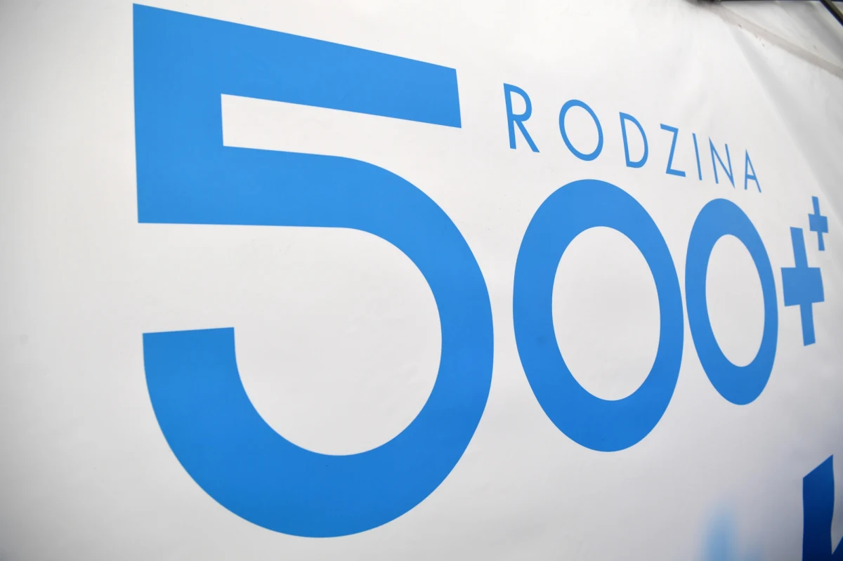 ​Od środy 1 lutego można składać wnioski o przyznanie świadczenia 500 plus na nowy okres rozliczeniowy. Złożenie wniosku do 30 kwietnia gwarantuje ciągłość wypłaty świadczeń - przypomina minister rodziny i polityki społecznej Marlena Maląg.