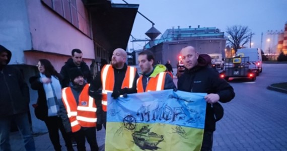 ​Do Zamościa dotarł konwój z pomocą humanitarną z Lyon we Francji. Od początku wojny grupa wolontariuszy z Lyon i okolic organizuje zbiórki pieniędzy oraz darów dla walczącej Ukrainy. Dzisiejszy transport to 12 busów. Dzięki zamojskim wolontariuszom niedługo trafią dalej na wschód. 

