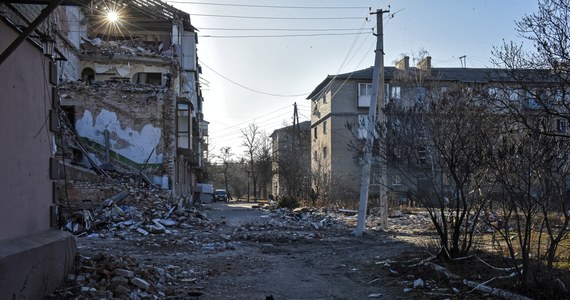 Regularne oddziały rosyjskiej armii, np. wojska powietrznodesantowe, zastępują wyczerpane siły Grupy Wagnera pod Bachmutem, by podtrzymać natarcie na to ukraińskie miasto - ocenia amerykański Instytut Studiów nad Wojną (ISW) w najnowszym raporcie.