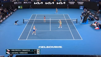 Krejcikova i Siniakova zdobyły drugi z rzędu tytuł debla kobiet Aus Open. WIDEO