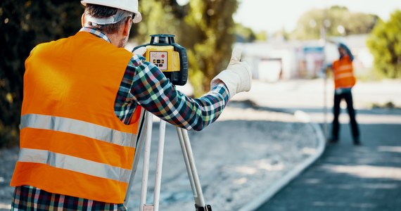 ​Wniosek o wydanie zgody na realizację inwestycji drogowej (ZRID) skierował do wojewody śląskiego wykonawca projektu i budowy fragmentu trasy S1 w nowym przebiegu w woj. śląskim od Bierunia do Oświęcimia - wynika z informacji katowickiego oddziału GDDKiA.