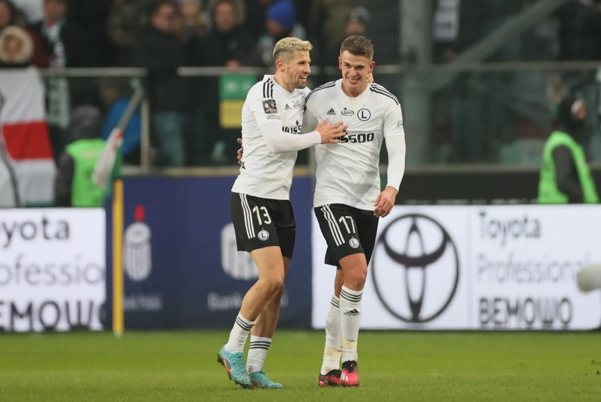 Korona Kielce przegrała 2:3 na wyjeździe z Legią Warszawa. "Jestem szczęśliwy, że wygraliśmy pierwszy mecz po długiej, zimowej przerwie" - podkreślił trener Legii - Kosta Runjaic.