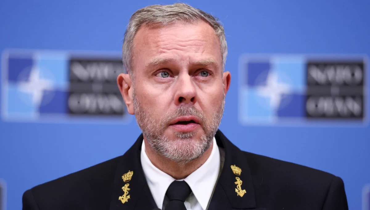 W następstwie niesprowokowanej agresji Rosji na Ukrainę państwa członkowskie NATO powinny w czasie pokoju przejść do "gospodarki wojennej" - powiedział holenderski admirał Rob Bauer, przewodniczący Komitetu Wojskowego NATO w rozmowie z portugalską stacją RTP. 