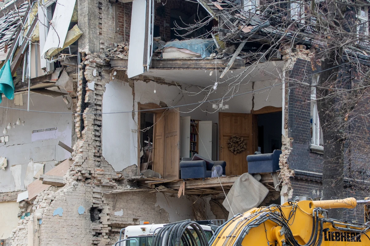 Czy powodem piątkowej eksplozji gazu w Katowicach był konflikt lokatorów z parafią? O tym możliwym scenariuszu pisze dziś dziennik „Fakt”. W wyniku wybuchu zginęły dwie mieszkające w budynku kobiety.