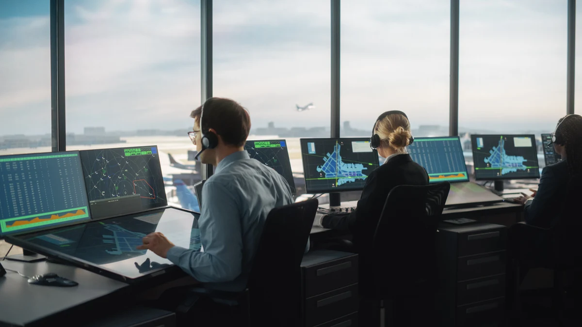 Kontrolerzy lotów rozpoczęli w poniedziałek strajk na 16 lotniskach w Hiszpanii. 24-godzinny protest na tle płacowym będzie kontynuowany w lutym - zapowiedzieli  organizatorzy akcji strajkowej.