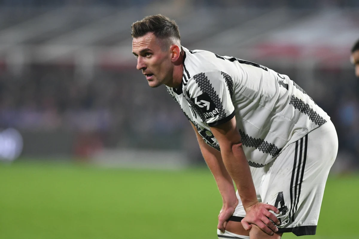 Klub włoskiej ekstraklasy piłkarskiej Juventus Turyn po badaniach lekarskich potwierdził kontuzję lewego uda Arkadiusza Milika. Reprezentant Polski kolejne testy przejdzie za dwa tygodnie - podała agencja ANSA.