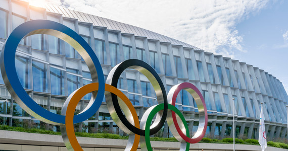 Międzynarodowy Komitet Olimpijski odrzucił w poniedziałek ostrą krytykę ze strony ukraińskich urzędników, którzy oskarżyli go o propagowanie wojny, w związku otwarciem przed sportowcami z Rosji i Białorusi możliwości zakwalifikowania się do igrzysk olimpijskich w Paryżu.