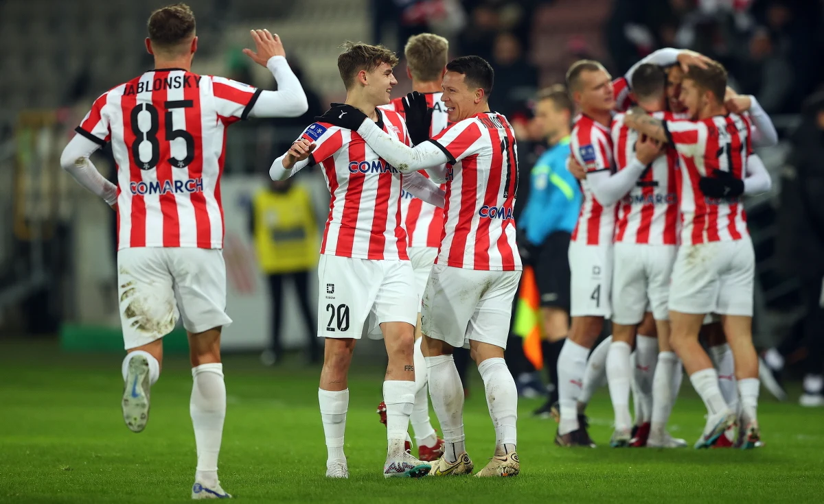 W kończącym 18. kolejkę PKO Ekstraklasy spotkaniu piłkarze Cracovii pokonali 2:0 Górnika Zabrze. Taki sam wynik padł w poprzednim spotkaniu tych zespołów na Górnym Śląsku.