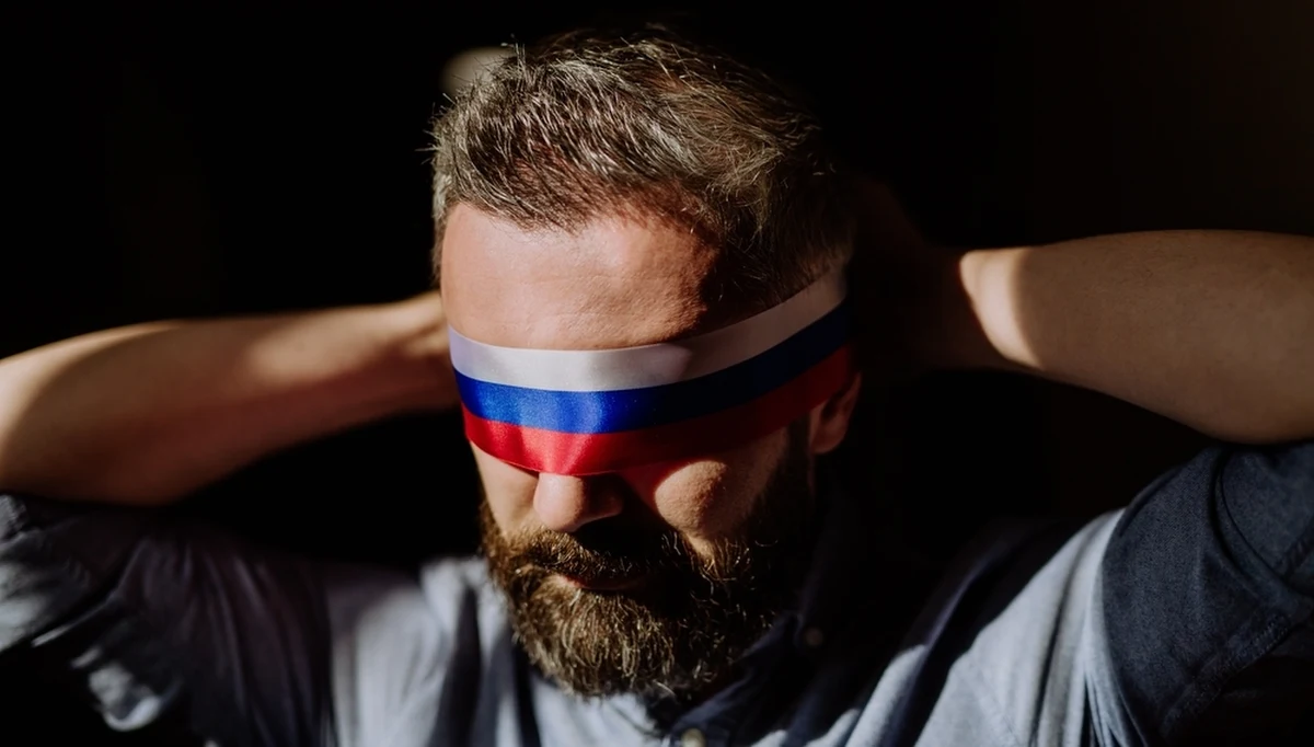 Rośnie liczba Polaków o opiniach zbieżnych z rosyjską propagandą, szczególnie w kwestii postaw dotyczących Rosji i wojny w Ukrainie - wynika z raportu opublikowanego przez Warsaw Enterprise Institute. "Wojna nie toczy się tylko na polu bitwy, ale także w ludzkich umysłach" - wskazują eksperci.