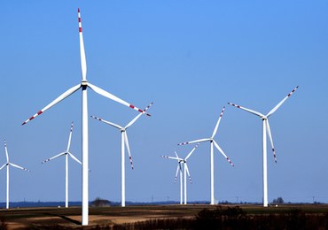 Ustawa wiatrakowa. Ekspert o poprawce PiS: Nawet 70 proc. energii mniej  
