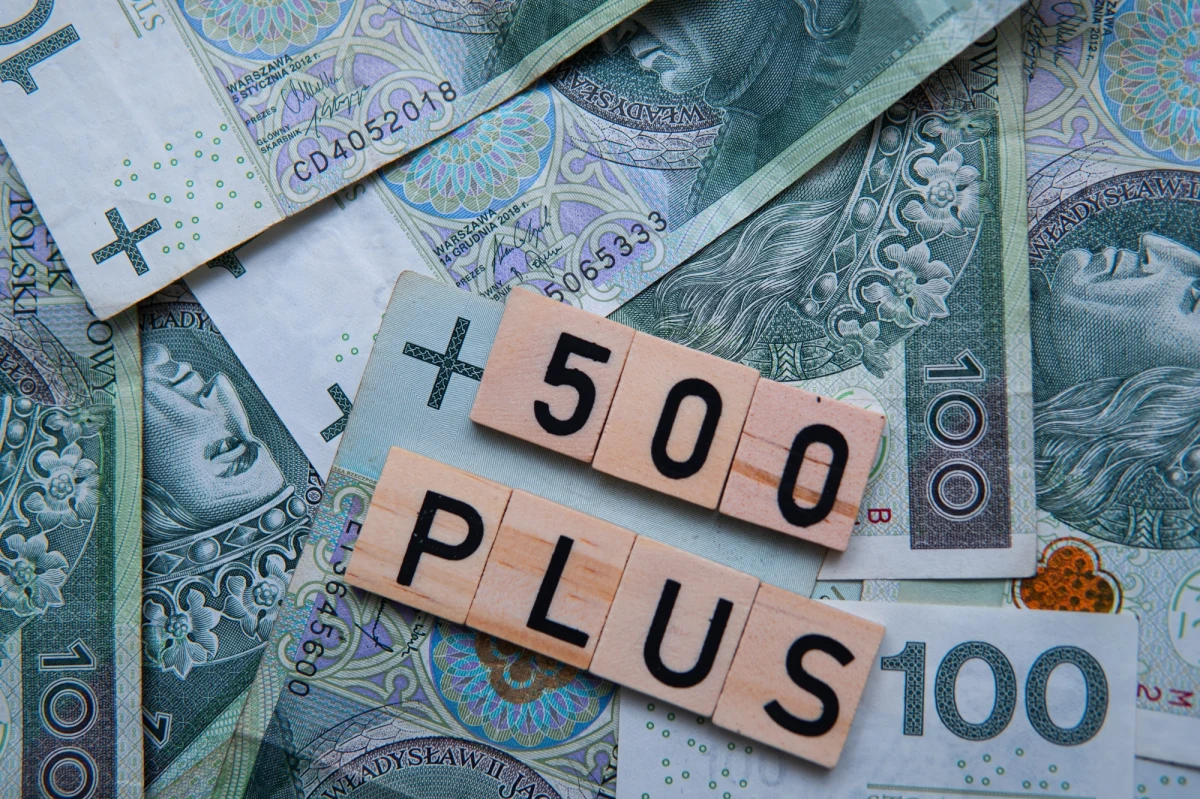 Od 1 lutego rodzice i opiekunowie mogą składać wnioski o przyznanie 500 plus na kolejny okres świadczeniowy. Złożenie wniosku do końca kwietnia gwarantuje ciągłość wypłaty świadczeń.
