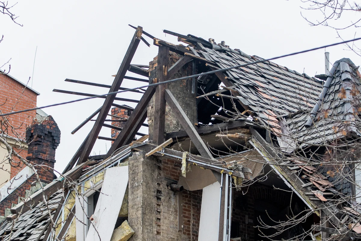 Po przeprowadzonej sekcji zwłok dwóch kobiet - ofiar piątkowego wybuchu w budynku plebanii w Katowicach-Szopienicach - konieczne będą dodatkowe badania, zostały one już zlecone - przekazała prokuratura. 