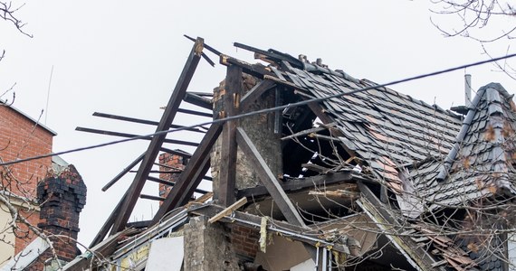 Po przeprowadzonej sekcji zwłok dwóch kobiet - ofiar piątkowego wybuchu w budynku plebanii w Katowicach-Szopienicach - konieczne będą dodatkowe badania, zostały one już zlecone - przekazała prokuratura. 