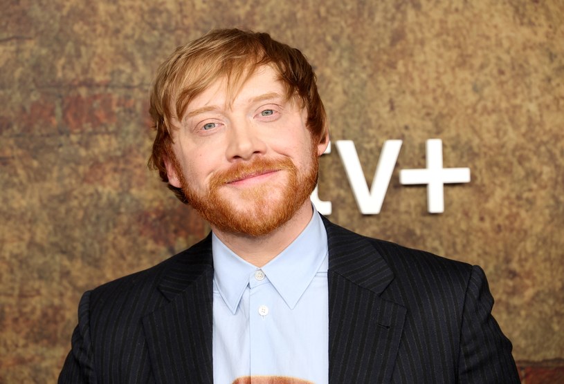 Rupert Grint w wywiadzie z "Bustle" otworzył się na temat wcielania się w postać Rona Weasleya w popularnej serii o Harrym Potterze przez dekadę. Wyjawił dlaczego woli skupić się teraz na nowych projektach niż wracać pamięcią do tamtych czasów.