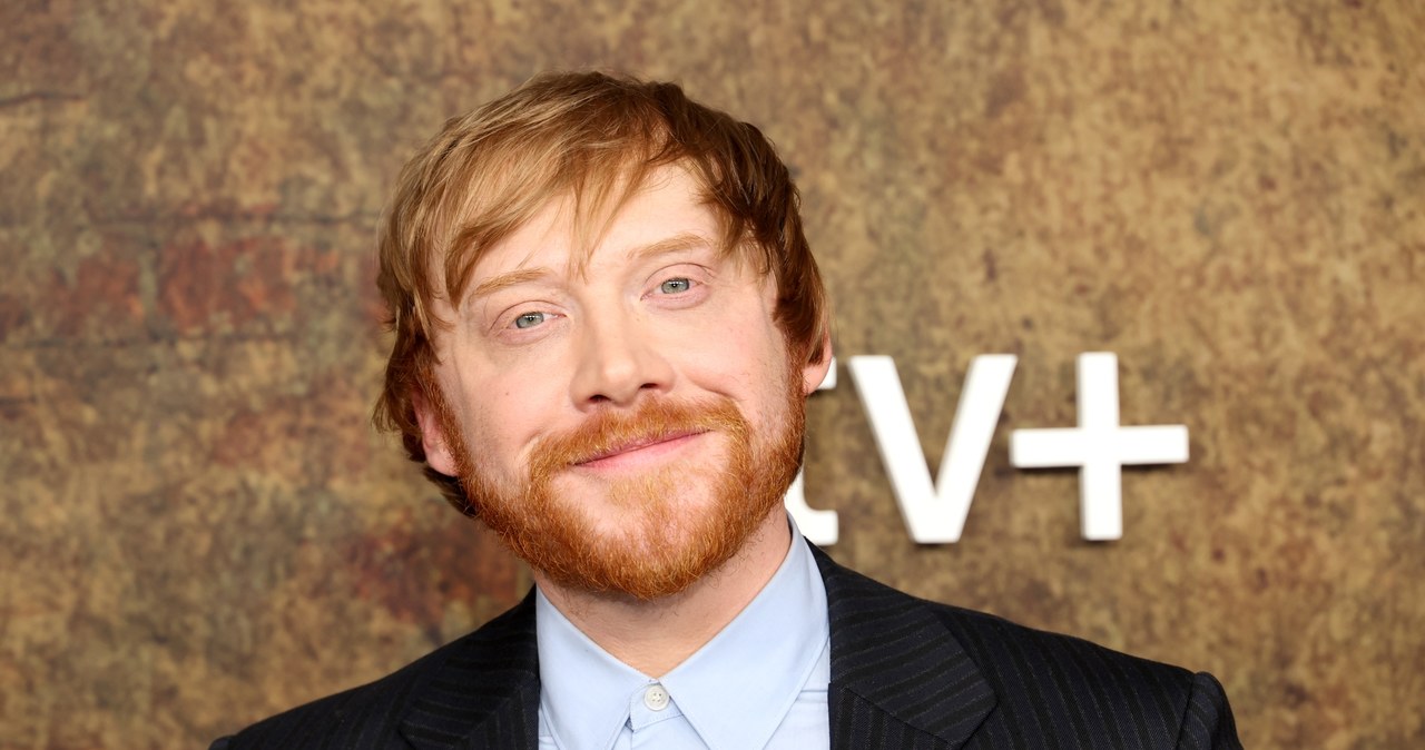 Rupert Grint w wywiadzie z "Bustle" otworzył się na temat wcielania się w postać Rona Weasleya w popularnej serii o Harrym Potterze przez dekadę. Wyjawił dlaczego woli skupić się teraz na nowych projektach niż wracać pamięcią do tamtych czasów.